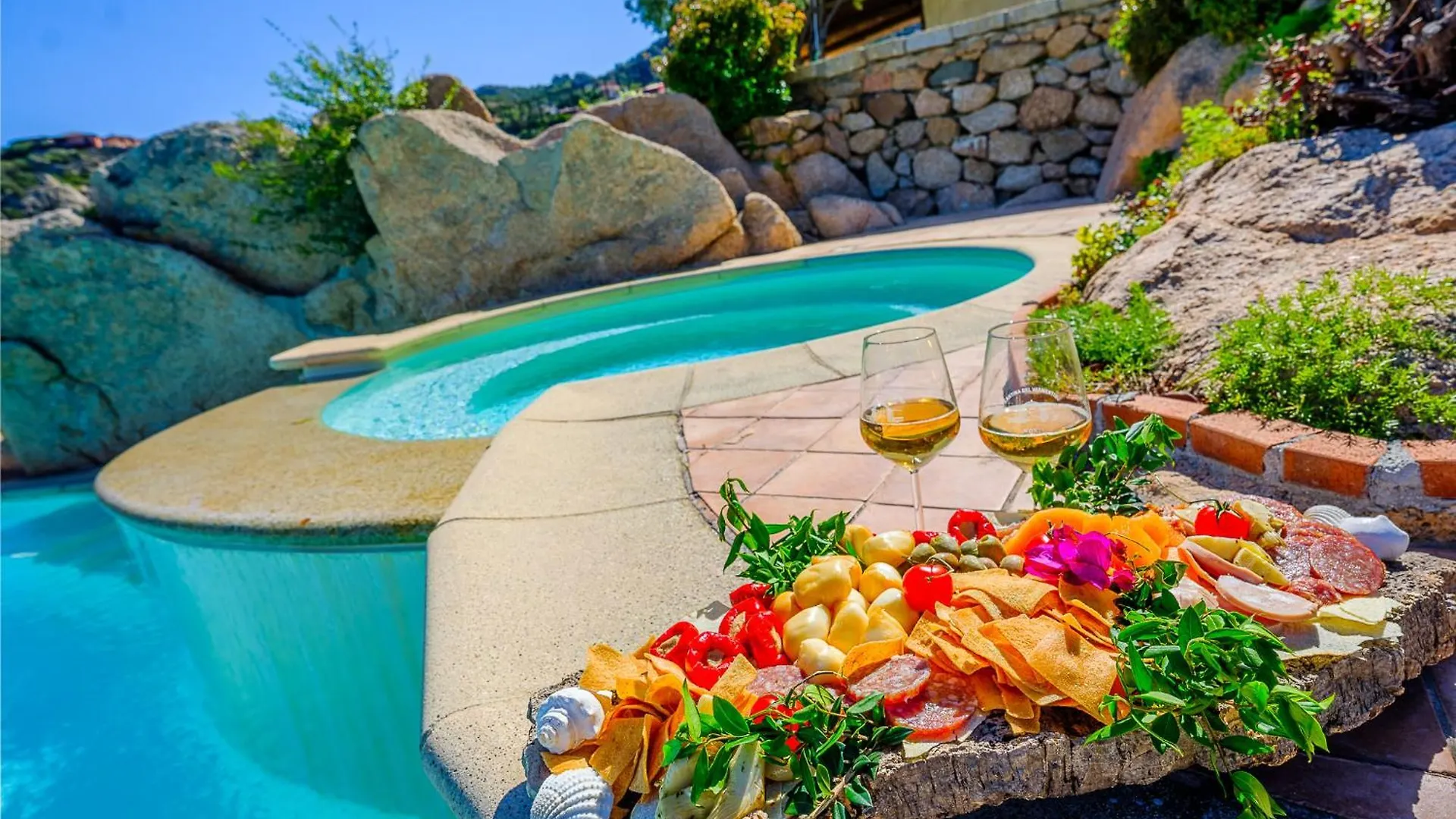 Sardinia Family Villas - Villa Carmen With Sea View And Pool ポルト・チェルボ