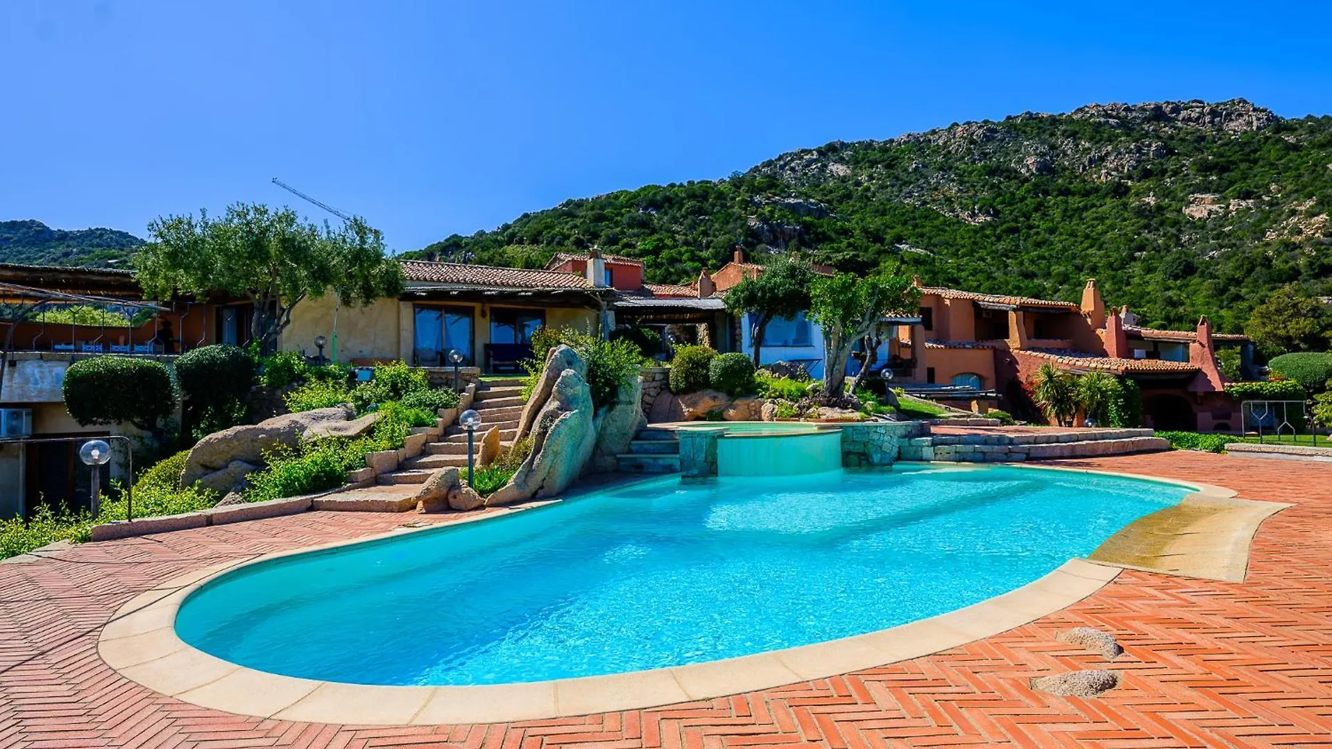 Sardinia Family Villas - Villa Carmen With Sea View And Pool ポルト・チェルボ